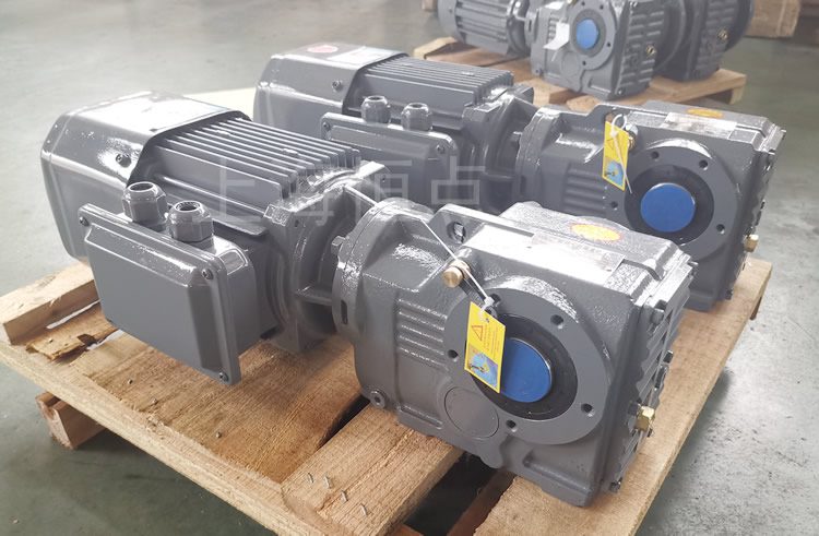 KA37系列減速機通孔輸出，配電機實物圖