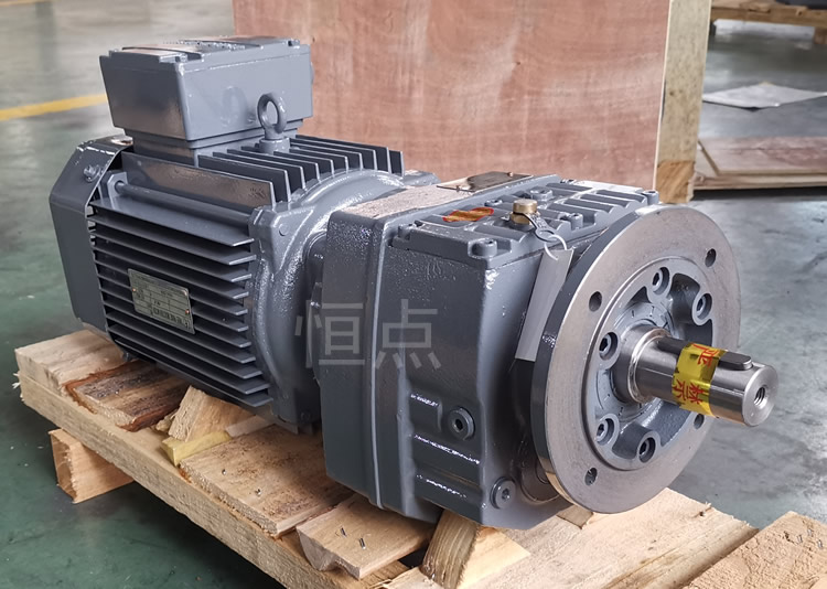 RF47系列減速機配直聯電機，立式安裝 輸出法蘭+軸 實物圖