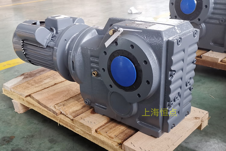 KA77減速機 輸入過度圓法蘭接配單相電機（電容）輸出通孔 實物圖 -上海恒點c