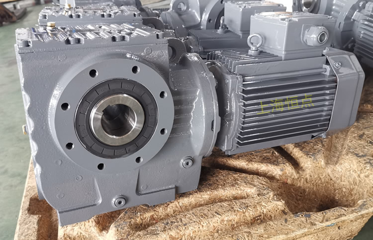 SA77系列減速機輸入配電機，輸出通孔，常用件實物圖