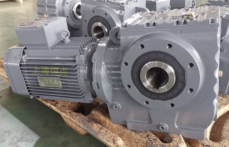 SA77系列減速機輸入配電機，輸出通孔，常用件實物圖