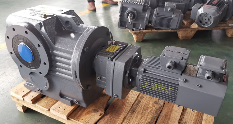 KA97R57雙級減速機 輸入配電機 輸出通孔 實物