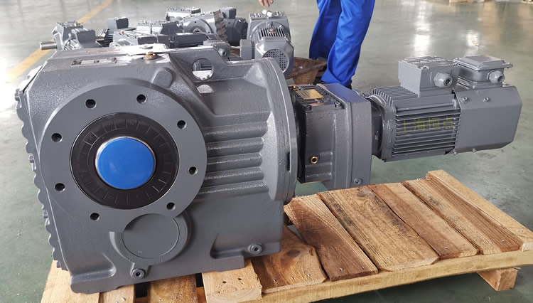 KA97R57雙級減速機 輸入配電機 輸出通孔 實物