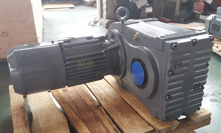 FA77減速機 輸入配制動電機 輸出通孔 實物